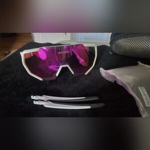 Queshark brand sports sunglasses